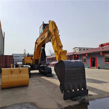 挖掘机改装升降机 升高驾驶室 装卸料使用 工厂定制改装