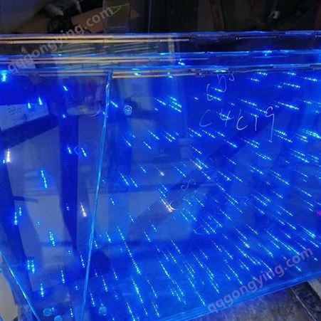 直供钢化玻璃夹丝双层带屏蔽网防爆玻璃夹胶 熔点:玻璃熔点